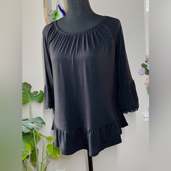 NWT Style & Co Petite Off The Shoulder Lace Trim Black Ruffled Top Size Small - Picture 4 of 15
